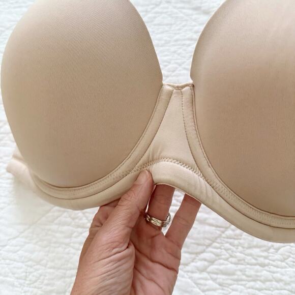 Wacoal 854119 Red Carpet Strapless Underwire Bra Size 38DD Sand EUC - Picture 6 of 10